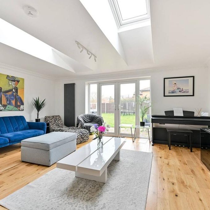 6 bedroom detached house to rent - Photo 1