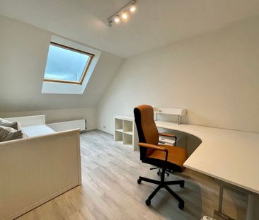 Kangoeroewoning met 3SLP, 2 BK, tuin en autostaanplaats. - Photo 6