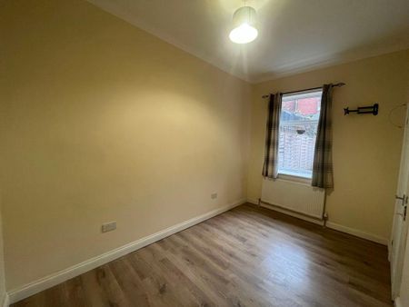 2 bed lower flat to rent in NE10 - Photo 5