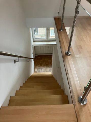 Wohnen über den Dächern Nürnbergs! 4-Zimmer-Maisonette-Wohnung nahe Prinzregentenufer - Photo 3