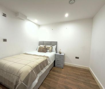 1 bedroom in a flat share to rent - Photo 5