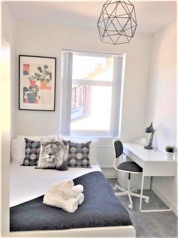 3 bedroom terraced house to rent - Photo 5