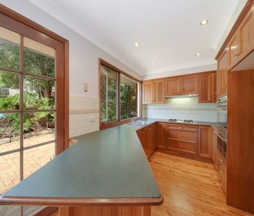 Family home awaits - Photo 2