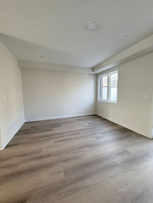 For Lease - 11 Victor Metcaf Lane, Richmond Hill, Ontario - Photo 1