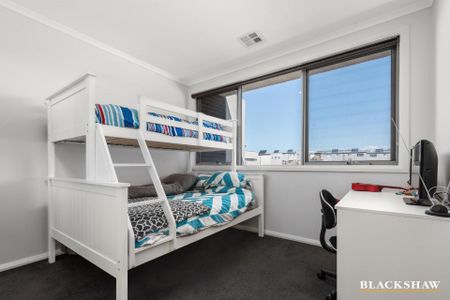 32 Chanter Terrace, Coombs ACT 2611 - Townhouse For Rent | Domain - Photo 2