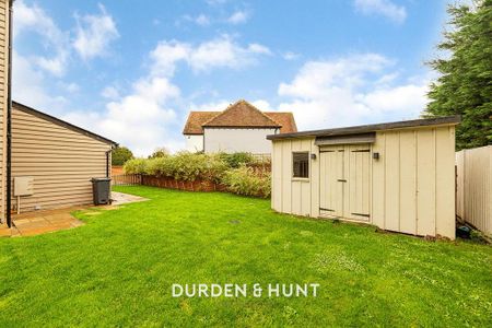 5 bedroom semi-detached house to rent - Photo 2