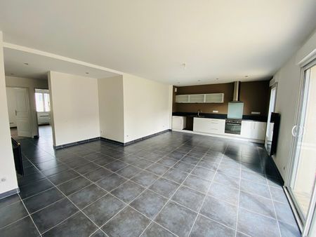 Location Appartement 3 pièces 71m² - Photo 5