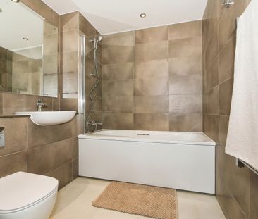 Northminster, Peterborough - Photo 6