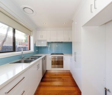 Modern Two Bedroom Unit in Prime Burwood Location - Photo 5