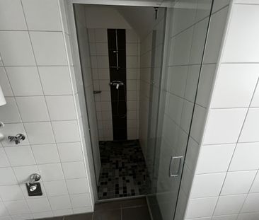 Bruck. Martin-Luther-Straße. Hippe Starterwohnung im DG - Foto 5