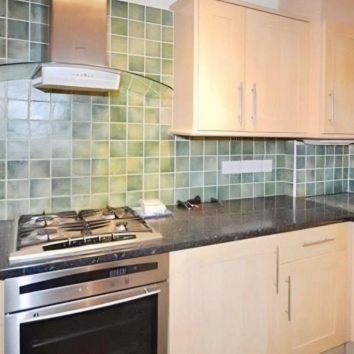 2 bedroom end of terrace house to rent - Photo 1