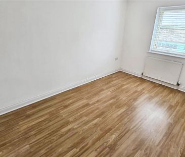 2 bedroom semi-detached house to rent - Photo 3
