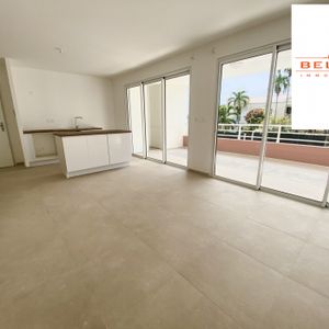 Location Appartement 57.37m² 3 pièces Fort de france - Photo 3