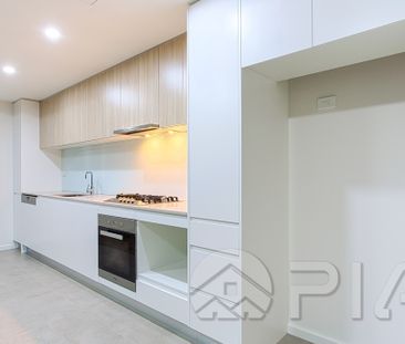 Modern Spacious Two Bedrooms High Level Apartment Available!! - Photo 1