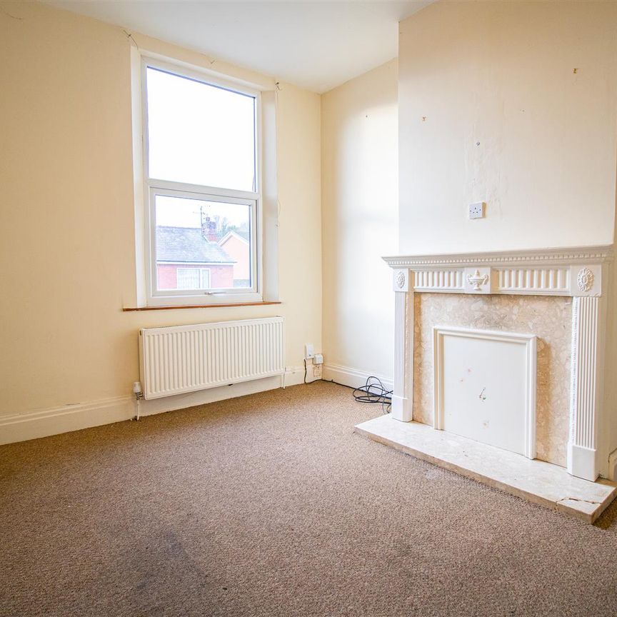 1-Bed Flat to Let on Lark Avenue, Penwortham, Preston - Photo 1