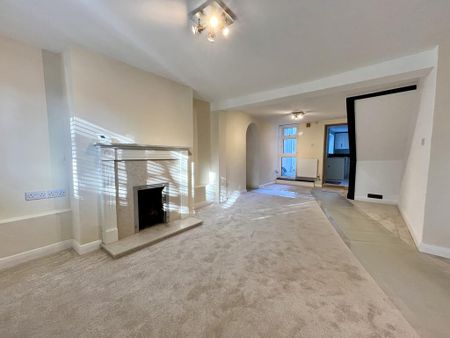 3 bedroom end of terrace house to rent - Photo 2