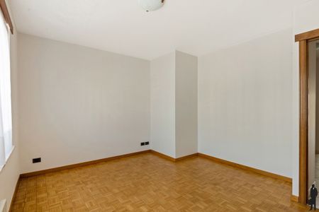 Ruim appartement met 2 slpks, kelderberging en zuid terras - Foto 5