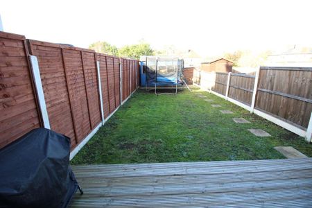 3 bedroom terraced house to rent - Photo 3