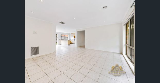Spacious 4-Bedroom Family Home in Prime Location! - Photo 1