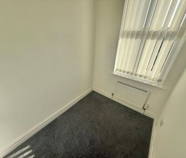 3 bedroom end of terrace house to rent - Photo 3