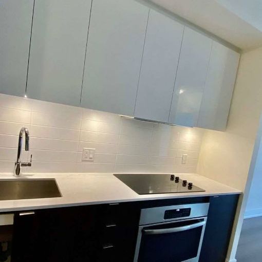 For Lease - 8 Ann Street Unit# 305, Mississauga, Ontario - Photo 1