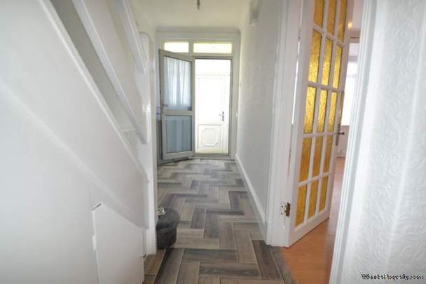 3 bedroom property to rent in Greenford - Photo 1