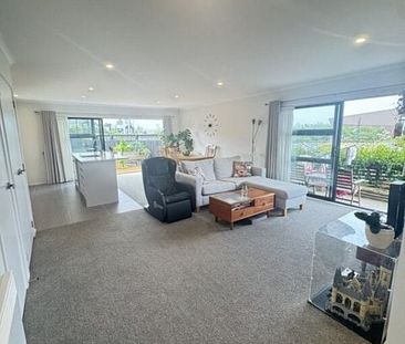 Great home next Hobsonville Point School - Photo 4