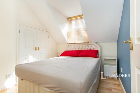 4 bedroom townhouse to rent - Photo 5