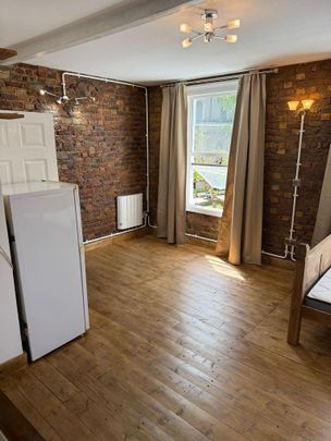 Studio to rent - Photo 1