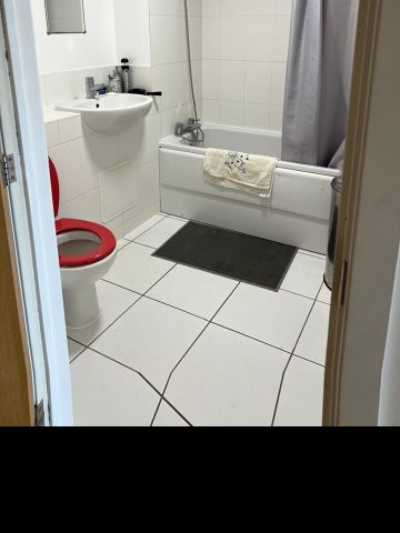 1 Bed Flat, Aztec House, IG1 - Photo 4