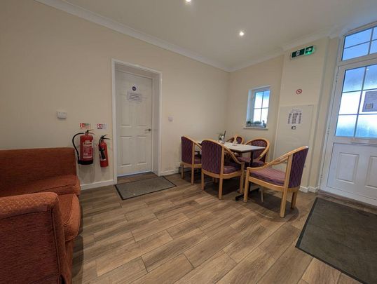 8 bedroom detached house to rent - Photo 1