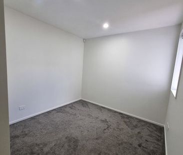 Next to new 2 Bedroom House AVAILABLE! - Photo 5