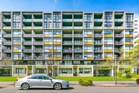 Modern living with study in prime Zetland location - Photo 5