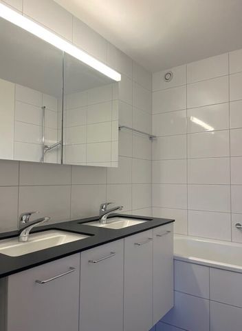 Small and thin - Photo 5