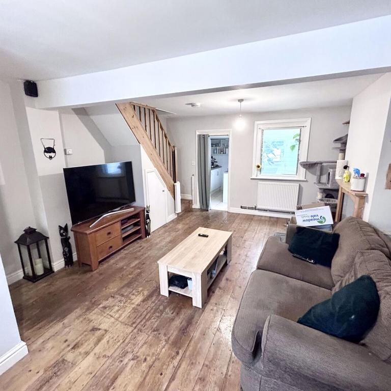 2 bedroom terraced house to rent - Photo 1