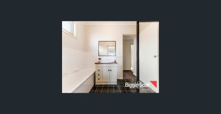 Single Level Lifestyle Surprise - Photo 4