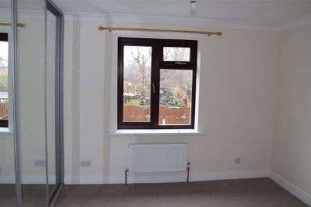 2 bedroom semi-detached house to rent - Photo 4