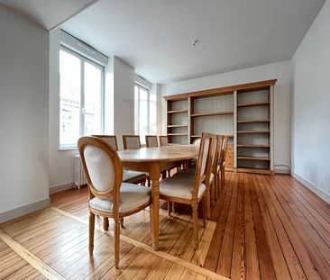 Location Maison 7 pièces 213m² - Photo 3