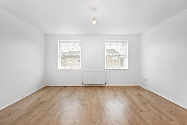 3 bedroom flat to rent - Photo 1