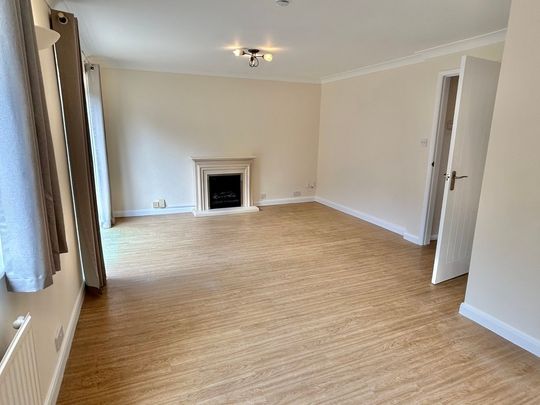 4 bedroom Spacious Detached Home to rent - Photo 1