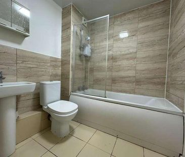 Slough, Berkshire, SL1 - Photo 3