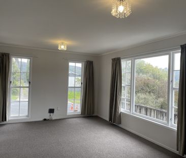Freshened up in Stokes Valley ready for new tenants - Photo 1