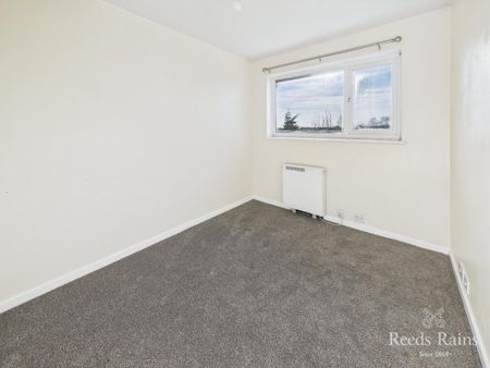 2 bedroom semi-detached house to rent - Photo 4