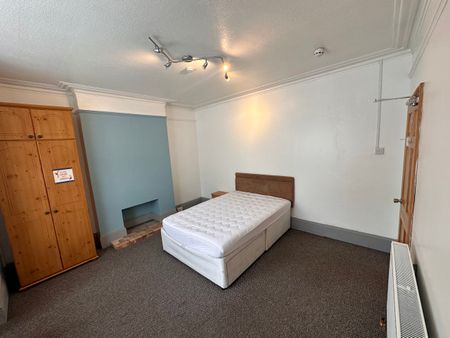 *Rooms available now* - Photo 3