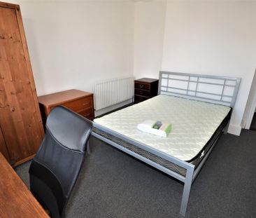 5 bedroom detached house to rent - Photo 4