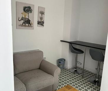 4 bedroom private hall to rent - Photo 2