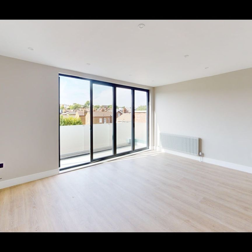2 Bed Penthouse, Elm Grove, SW19 - Photo 1