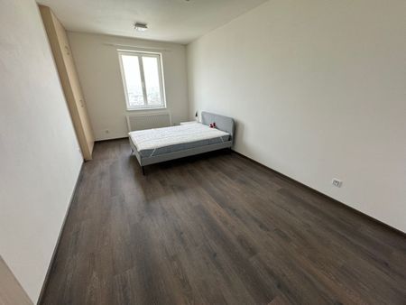 Pronájem bytu 2+1 • 52 m² bez realitkyHusinecká, Praha - Žižkov - Photo 2