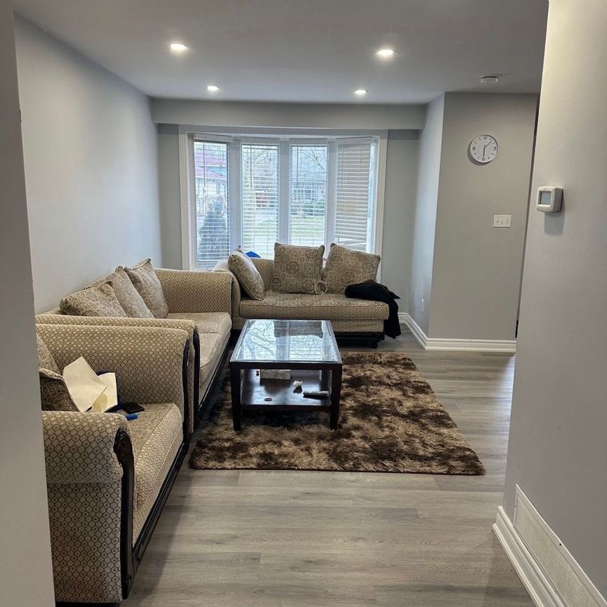 For Lease - 507 Grenfell Street, Oshawa, Ontario - Photo 1