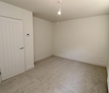2 bedroom semi-detached house to rent - Photo 2